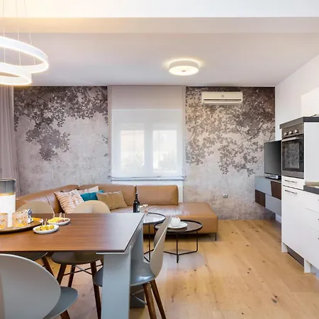 Malin - Mpolo Apartment *