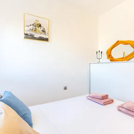 Malin - Mpolo Медулин